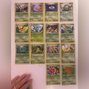 14 pack Pokémon trading cards Grass type